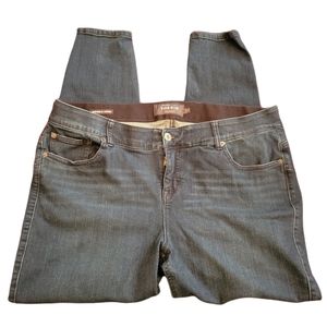 Torrid bombshell skinny jeans. Size 20